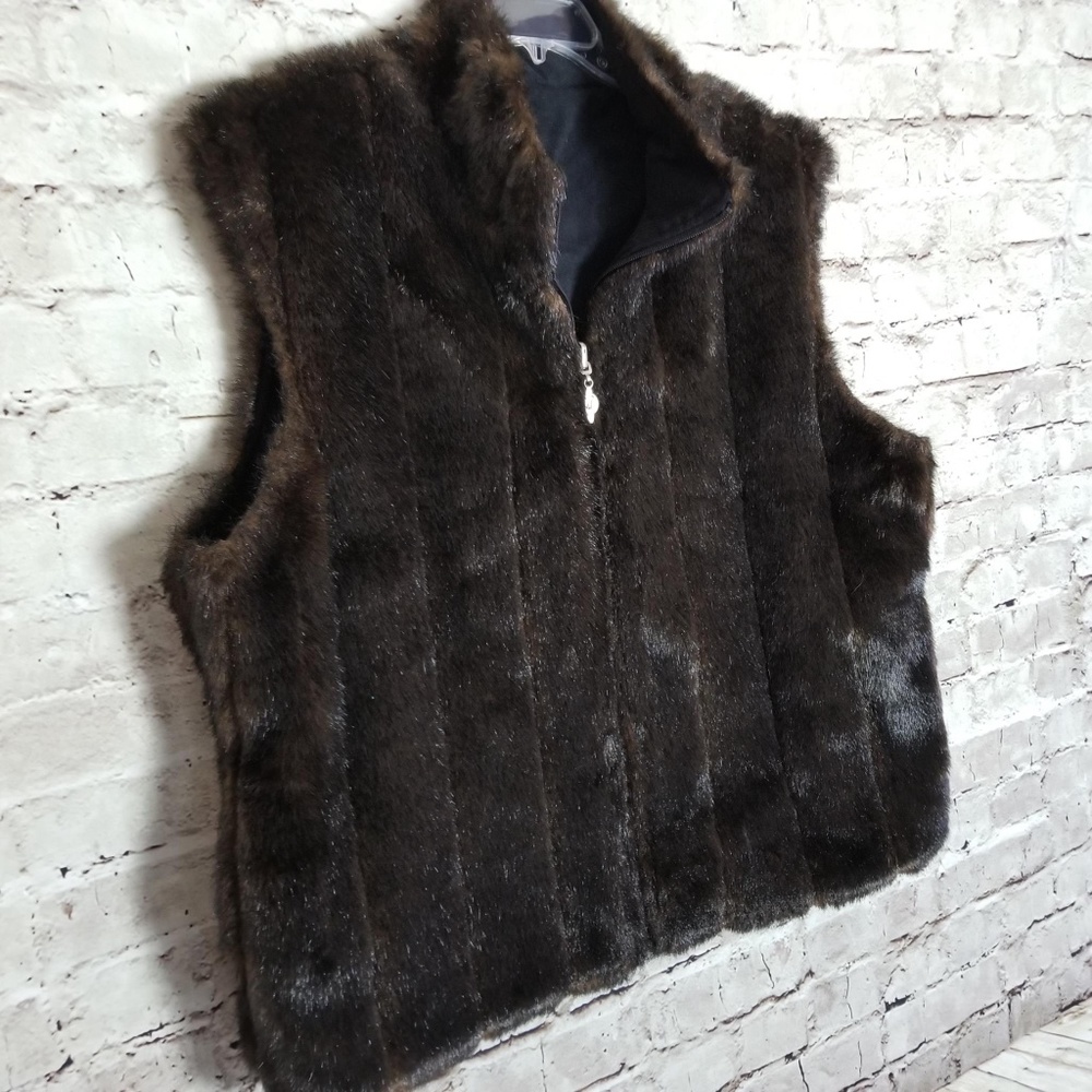 Isabella's Journey Faux Mink Vest W/Pockets